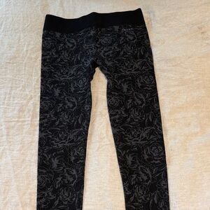 Tahari Black Floral Leggings